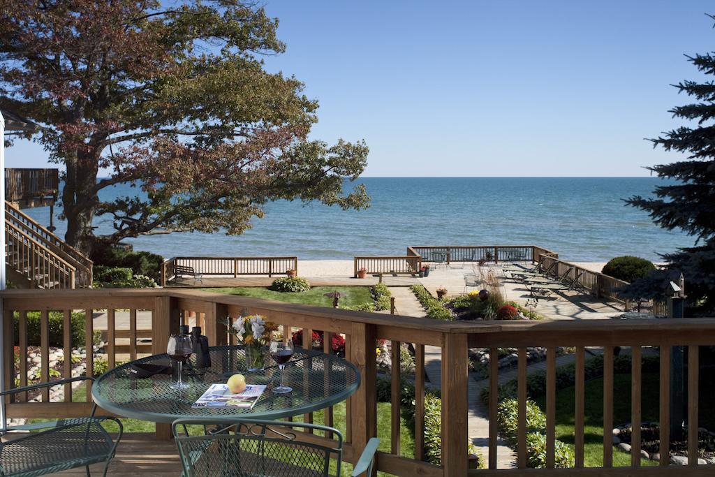Huron House Bed & Breakfast Oscoda Exterior photo
